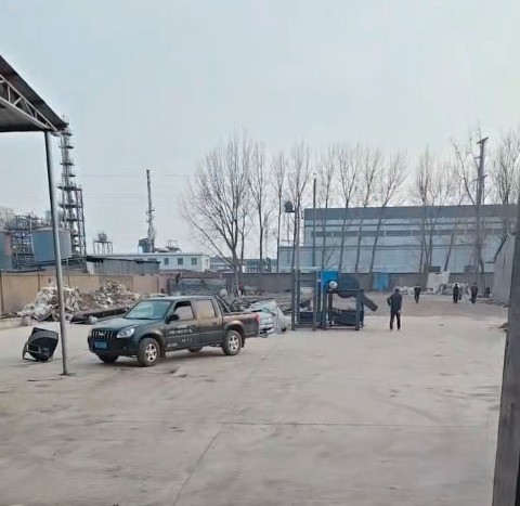 設(shè)備就位完畢，隨時候命，指令下達即刻開工安裝。